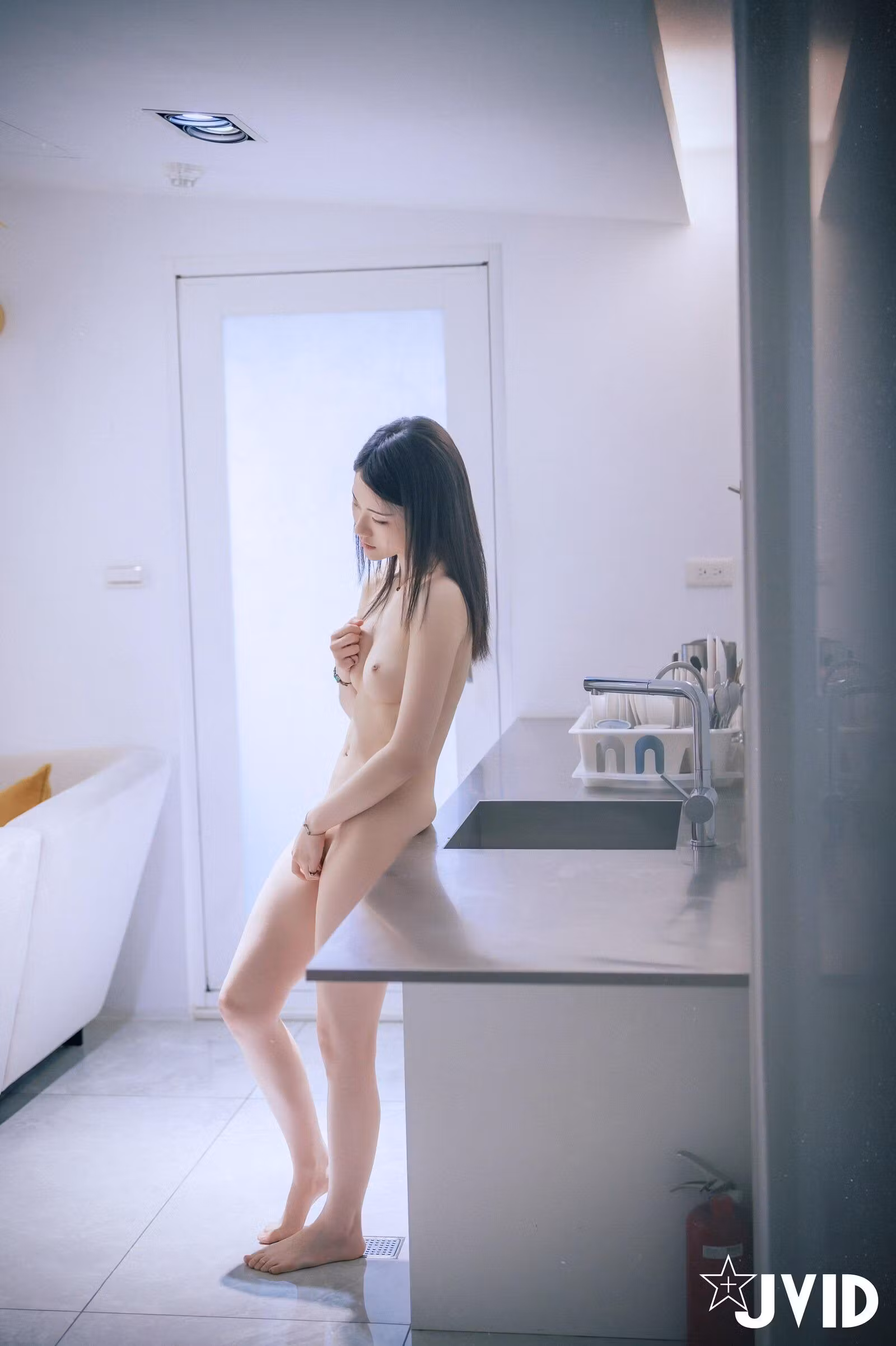 [阿黎] [性感/私房写真] JVID 日租房白色短衫微醺私房 [141P]-软桃社